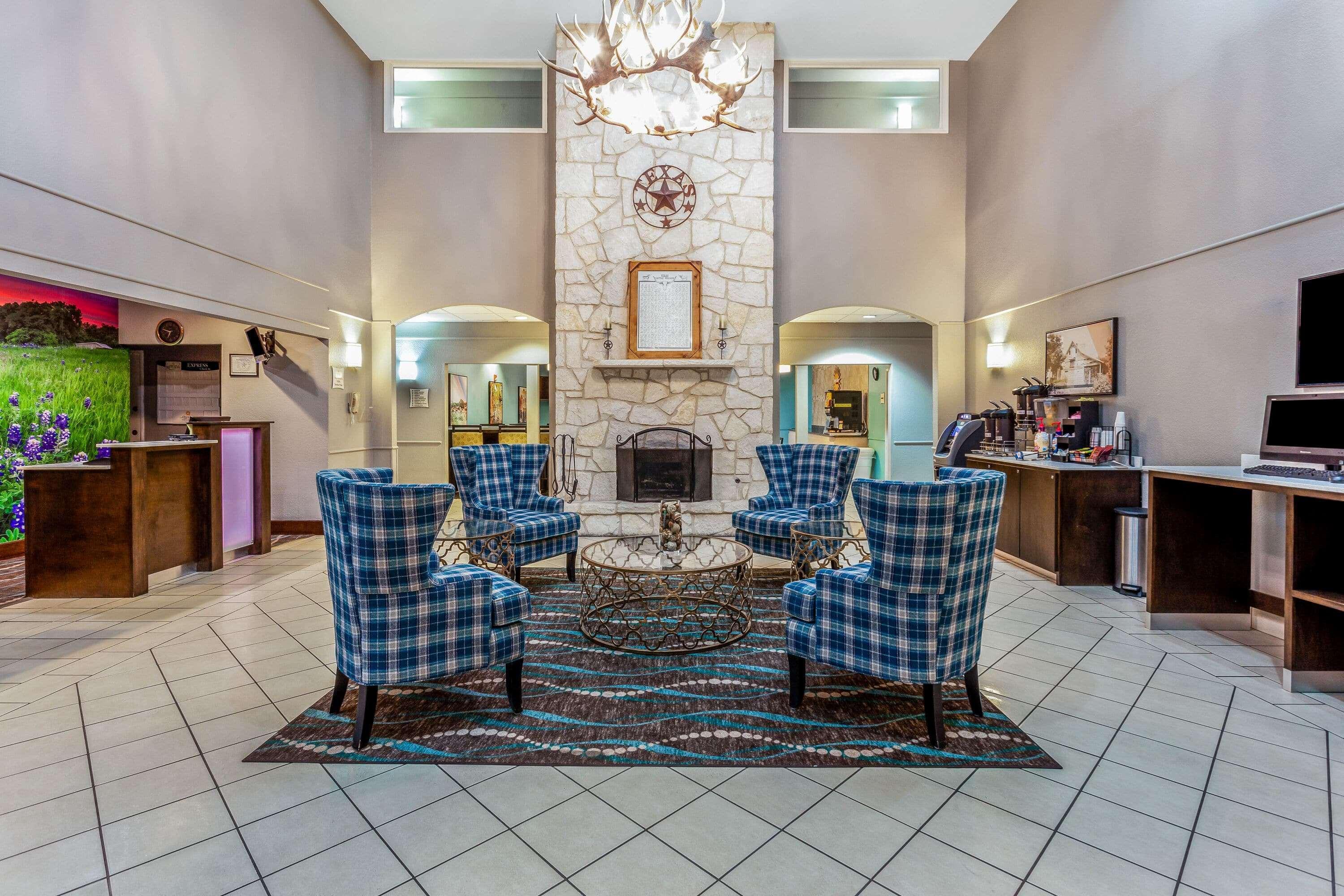 La Quinta By Wyndham Кервилл Экстерьер фото